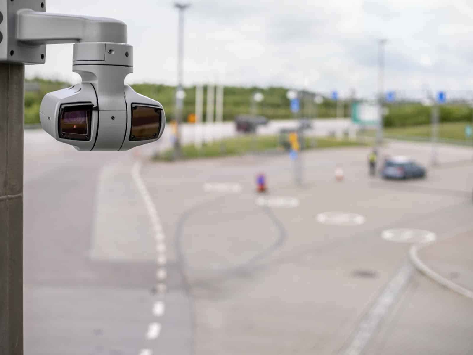 Axis Q6225LE HeavyDuty PTZ Camera Advanced Surveillance